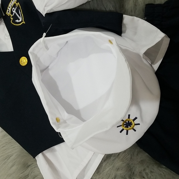 Captain's outfit - Picture 5 of 7